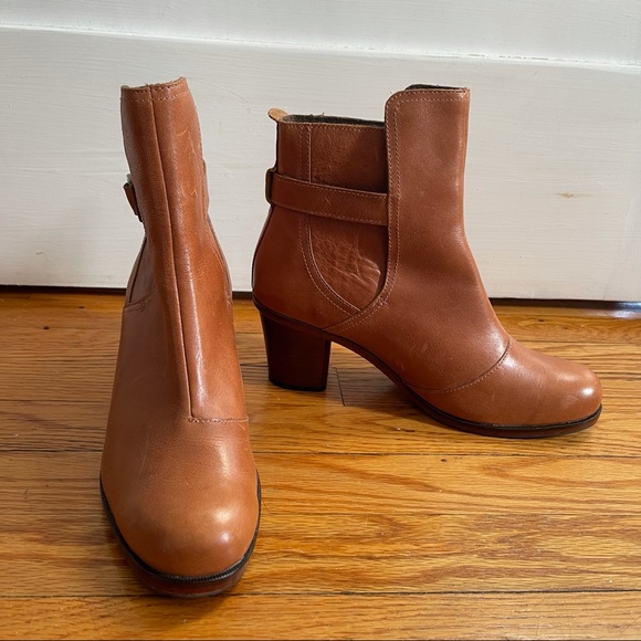 J. Shoes Hardwick Leather Buckle Block Heel Booties Tan - Picture 13 of 15